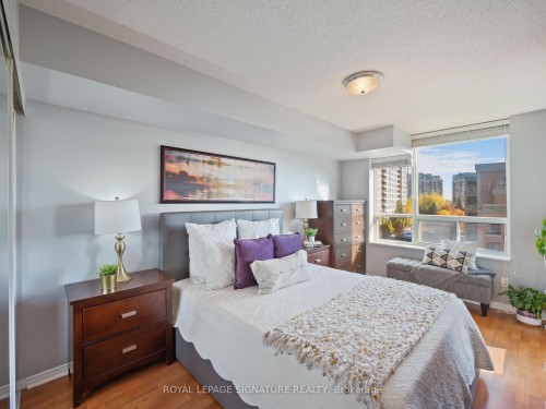 502-9 Northern Hts Drive, Richmond Hill, ON - Indoor Photo Showing Bedroom