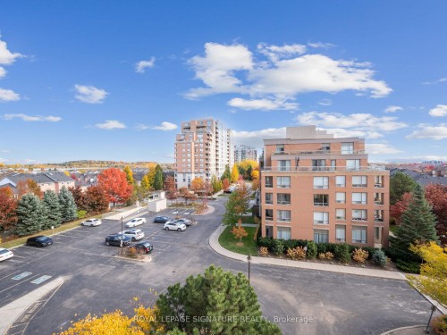 502-9 Northern Hts Drive, Richmond Hill, ON - Outdoor With Facade