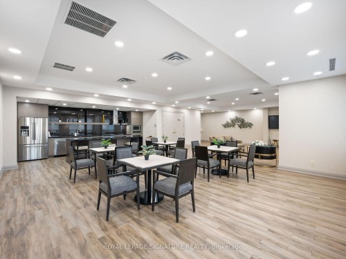 502-9 Northern Hts Drive, Richmond Hill, ON - Indoor Photo Showing Dining Room