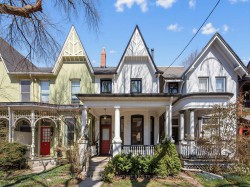 90 Willcocks Street Toronto, ON M5S 1C8