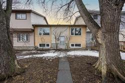 75 Girdwood CR  Winnipeg, MB R2K 3T6
