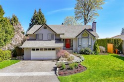 6435 Loganberry Pl Central Saanich, BC V8Z 7E6