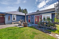 1195 Urquhart Ave  Courtenay, BC V9N 3K6