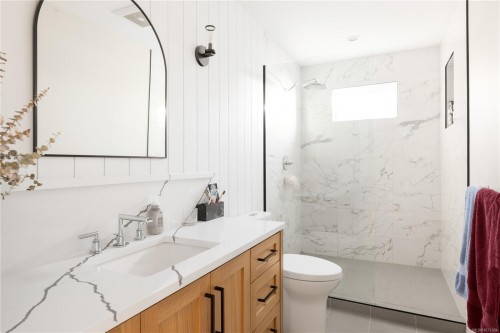 2194 Central Ave, Oak Bay, BC 