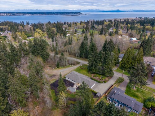 3815 Roy Creek Rd, Royston, BC 