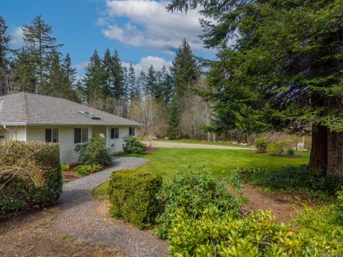 3815 Roy Creek Rd, Royston, BC 