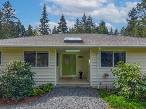 3815 Roy Creek Rd, Royston, BC 