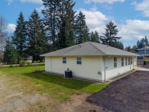 3815 Roy Creek Rd, Royston, BC 
