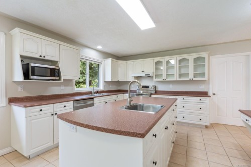 3815 Roy Creek Rd, Royston, BC 