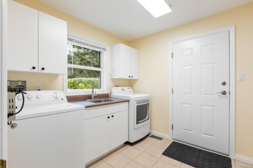 3815 Roy Creek Rd, Royston, BC 