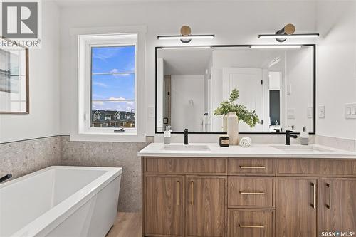 102 Cockcroft Manor, Saskatoon, SK 
