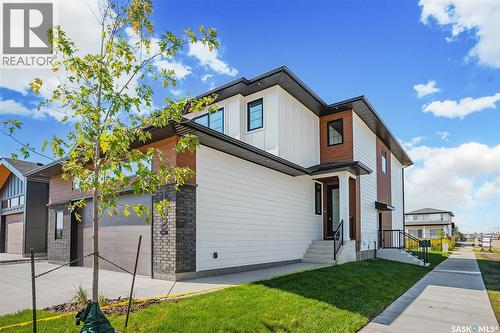 102 Cockcroft Manor, Saskatoon, SK 