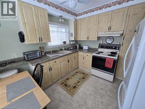 100 North Drive, Kitchener, ON - Indoor Photo Showing Kitchen
