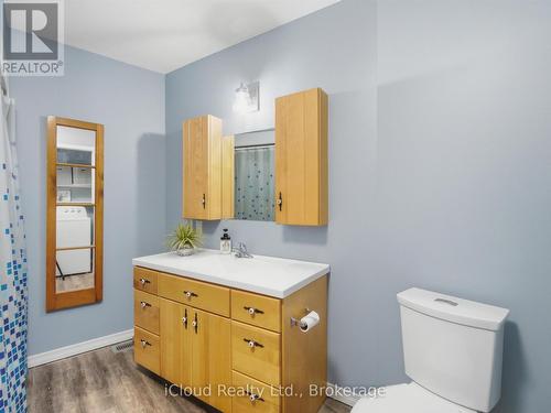 6 Springhill Road, Mckellar, ON - Indoor Photo Showing Bathroom