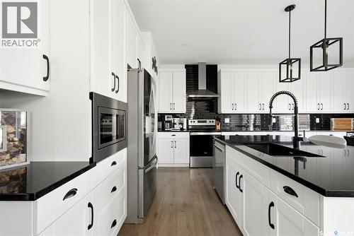 3029 Bellegarde Crescent, Regina, SK - Indoor Photo Showing Kitchen