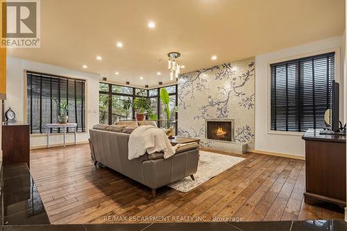 78 Terrace Drive, Hamilton, ON - Indoor Photo Showing Living Room With Fireplace