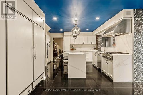 78 Terrace Drive, Hamilton, ON - Indoor Photo Showing Kitchen