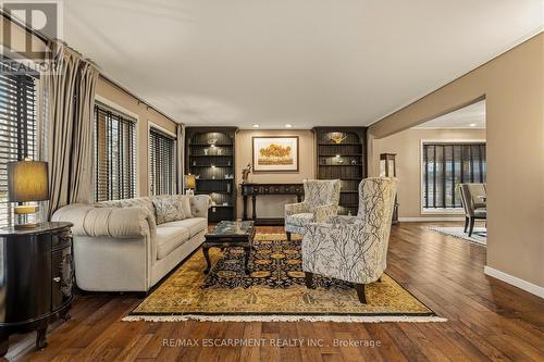 78 Terrace Drive, Hamilton, ON - Indoor Photo Showing Living Room