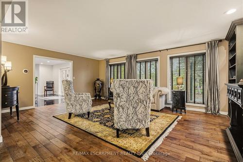 78 Terrace Drive, Hamilton, ON - Indoor Photo Showing Living Room