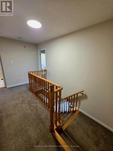 Spacious 2nd floor landing - 129 Dolce Crescent, Vaughan, ON - Indoor Photo Showing Other Room
