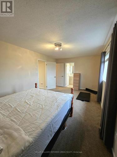 Huge primary bedroom with room for meditation - 129 Dolce Crescent, Vaughan, ON - Indoor Photo Showing Bedroom