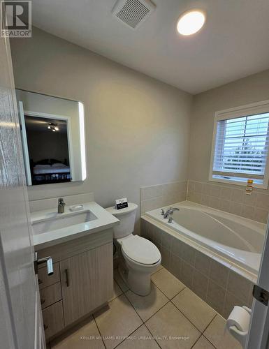 Great soaker tub in ensuite - 129 Dolce Crescent, Vaughan, ON - Indoor Photo Showing Bathroom