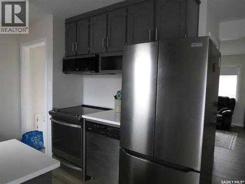 19 Merlin Crescent, Regina, SK - Indoor Photo Showing Kitchen