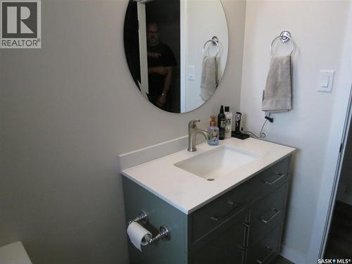 19 Merlin Crescent, Regina, SK - Indoor Photo Showing Bathroom