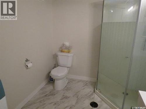 19 Merlin Crescent, Regina, SK - Indoor Photo Showing Bathroom