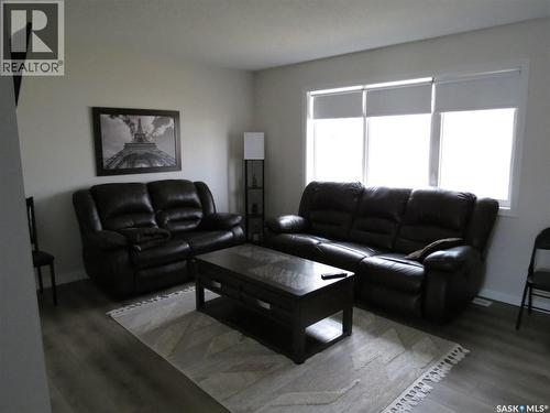 19 Merlin Crescent, Regina, SK - Indoor Photo Showing Living Room