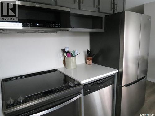 19 Merlin Crescent, Regina, SK - Indoor Photo Showing Kitchen