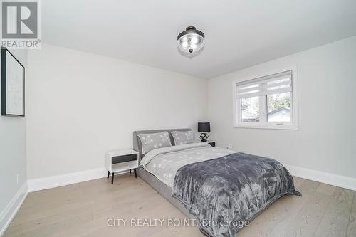 1371 Ogden Avenue, Mississauga, ON - Indoor Photo Showing Bedroom