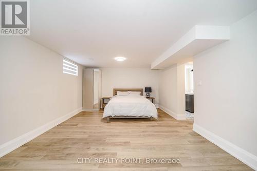 1371 Ogden Avenue, Mississauga, ON - Indoor