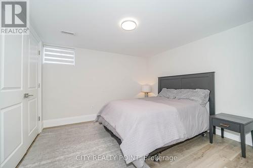 1371 Ogden Avenue, Mississauga, ON - Indoor Photo Showing Bedroom