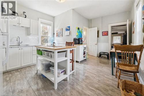 156 Wellington Street N, Kitchener, ON - Indoor Photo Showing Kitchen