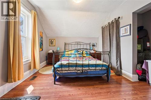 156 Wellington Street N, Kitchener, ON - Indoor Photo Showing Bedroom
