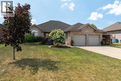 6899 ELIZABETH WAY Plympton-Wyoming, ON N0N 1E0