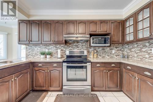 1201 Creekside Drive, Oakville, ON - Indoor Photo Showing Kitchen