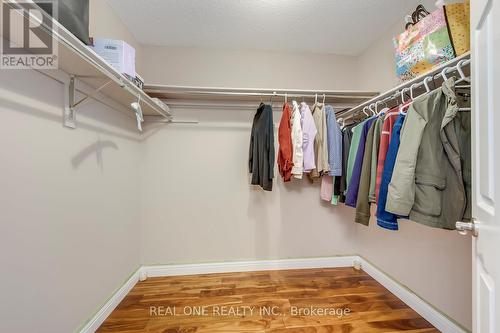 1201 Creekside Drive, Oakville, ON - Indoor With Storage