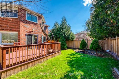 1201 Creekside Drive, Oakville, ON - Outdoor