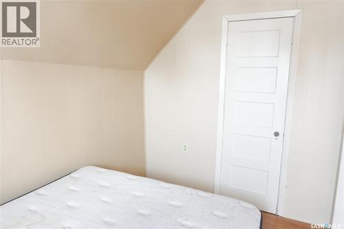 405 4Th Avenue E, Assiniboia, SK - Indoor Photo Showing Bedroom