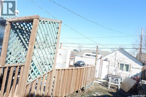 405 4Th Avenue E, Assiniboia, SK - Outdoor