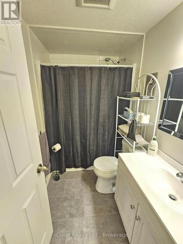 458 Misty Crescent, Kitchener, ON - Indoor Photo Showing Bathroom