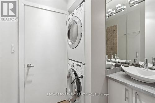 510 - 66 Bay Street S, Hamilton, ON - Indoor Photo Showing Laundry Room