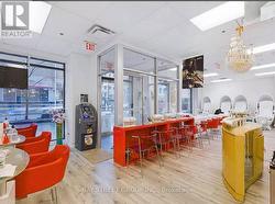 85 BLOOR STREET E Toronto, ON M4W 3Y1