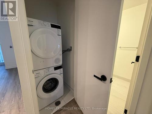 2005 - 8 Interchange Way, Vaughan, ON - Indoor Photo Showing Laundry Room
