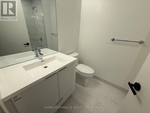 2005 - 8 Interchange Way, Vaughan, ON - Indoor Photo Showing Bathroom