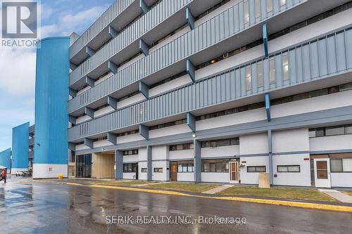 417 - 4673 JANE STREET  Toronto, ON M3N 3L1