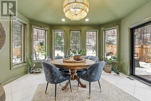 82 Maple Drive, Hamilton, ON - Indoor Photo Showing Dining Room