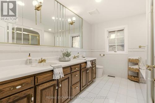 82 Maple Drive, Hamilton, ON - Indoor Photo Showing Bathroom